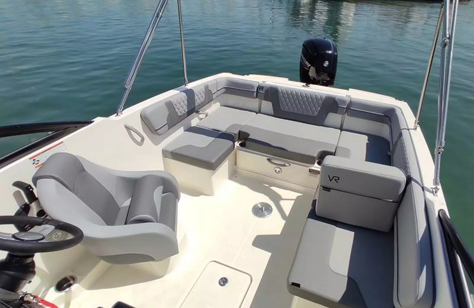Boote mit Führerschein / Q600 Atlas (7p)