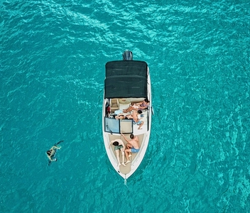 Boote mit Führerschein / F675 Cruiser (8p)