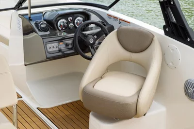 Boote mit Führerschein / F700 VR6 (8p)