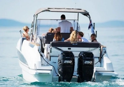 Boote mit Skipper / Maritim 880 (11p)