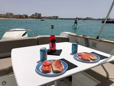 Boote mit Skipper / JA780 Antares (6p)