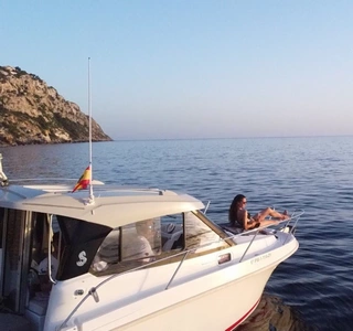 Boote mit Skipper / JA780 Antares (6p)