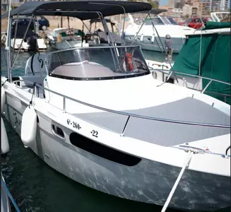 Boote mit Skipper / JS780 Saver (9p)