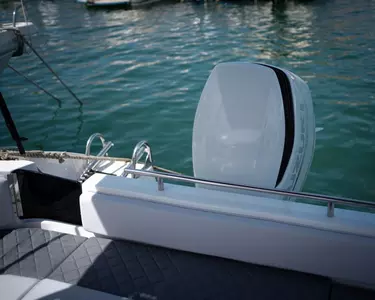 Boote mit Skipper / JS780 Saver (9p)
